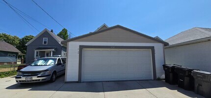 3834 E Edgerton Ave in Cudahy, WI - Building Photo - Building Photo
