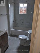 714 Lansdowne Ave in Toronto, ON - Building Photo - Building Photo