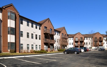 Holiday Cedar Woods in Branford, CT - Building Photo - Building Photo