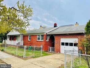 2000 La Grande Ave in Alexandria, VA - Building Photo - Building Photo