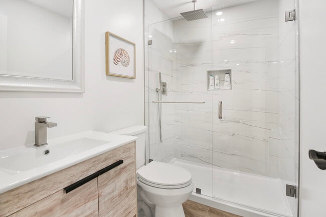 898 SE 2nd Pl, Unit 3 in Deerfield Beach, FL - Building Photo - Building Photo