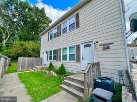 213-215-215 S Black Horse Pike in Gloucester Township, NJ - Building Photo