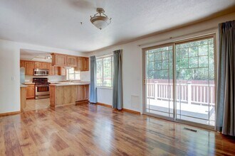 1270 SW Ingleside Ct in Oak Harbor, WA - Building Photo - Building Photo