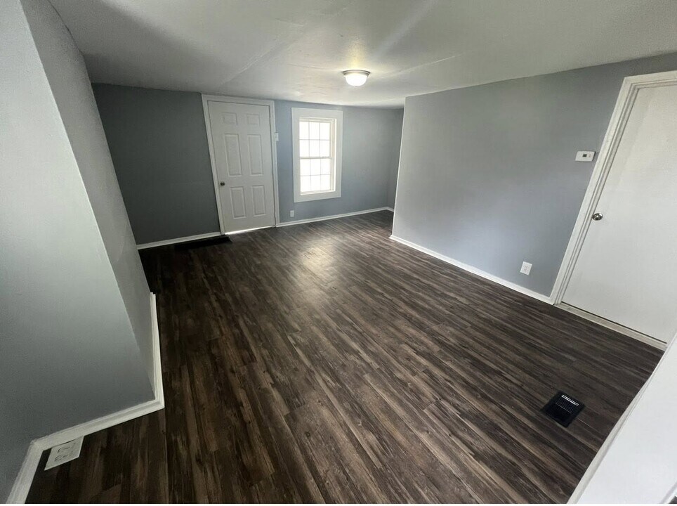 431 Dryden Rd in Zanesville, OH - Building Photo