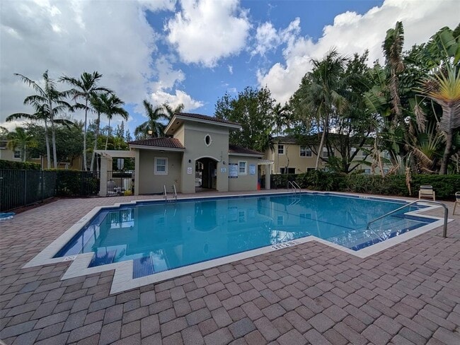 2851 W Prospect Rd in Fort Lauderdale, FL - Building Photo - Building Photo