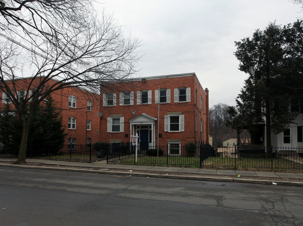 3004 30th St SE in Washington, DC - Building Photo