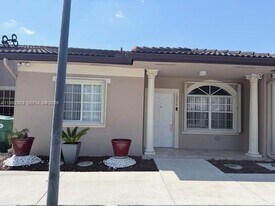 16948 SW 137th Passage in Miami, FL - Building Photo