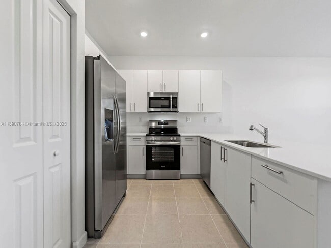 1538 SE 27th Rd in Homestead, FL - Building Photo - Building Photo