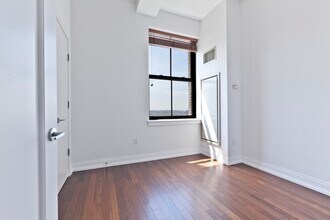 1 Hanson Pl in Brooklyn, NY - Building Photo - Building Photo