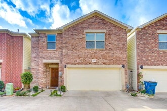 3707 Main Poplar Dr in Houston, TX - Building Photo - Building Photo