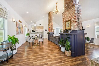 3230 Palmyra St in New Orleans, LA - Foto de edificio - Building Photo
