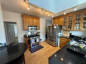 12 Chester Rd, Unit 12 in Belmont, MA - Foto de edificio - Building Photo