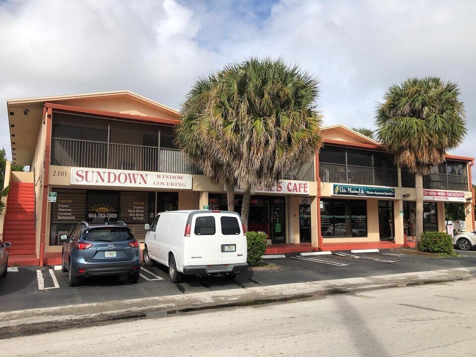 2301 NE 16th St in Pompano Beach, FL - Building Photo