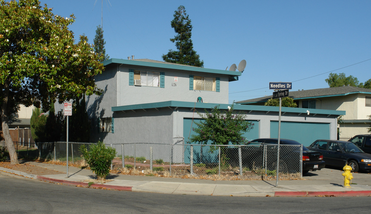 1847 Rock Spring Dr in San Jose, CA - Foto de edificio