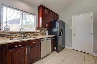 14802 Newton Falls Ln in Sugar Land, TX - Building Photo - Building Photo