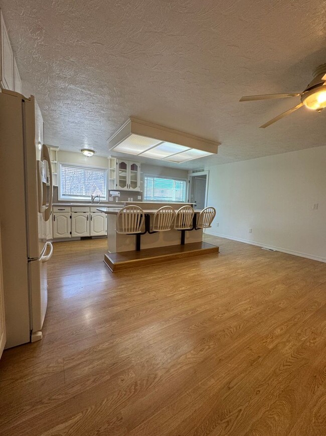395 W 2nd S in Rigby, ID - Foto de edificio - Building Photo