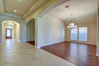 5426 Linden Rose Ln in Sugar Land, TX - Building Photo - Building Photo