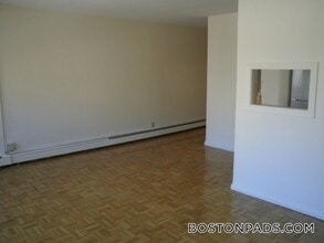 1455 Commonwealth Ave, Unit 309 in Boston, MA - Building Photo - Building Photo