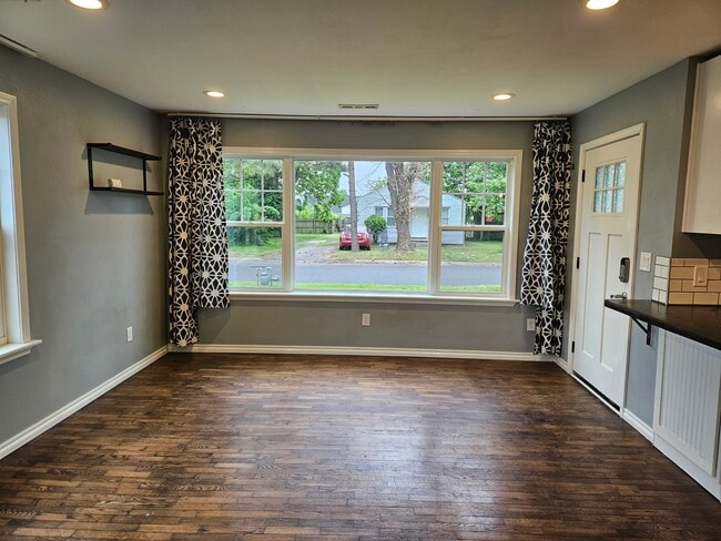 501 Sherman St in Springdale, AR - Foto de edificio - Building Photo