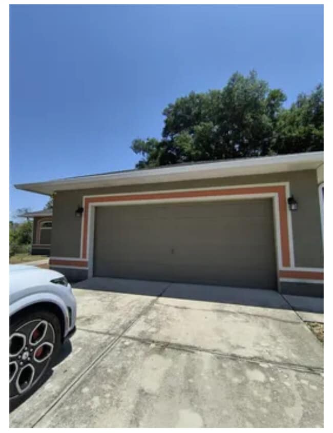 807 Ware Ave NE in Winter Haven, FL - Foto de edificio - Building Photo