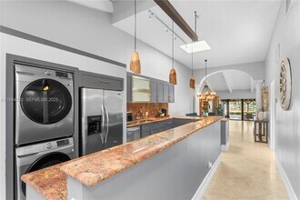 2665 Parkview Dr S in Hallandale Beach, FL - Building Photo - Building Photo