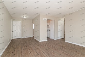 7048 Clover Ln in Hazelwood, MO - Building Photo - Building Photo