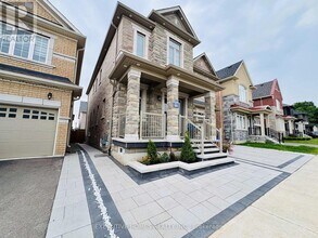 4056 Channing Cres in Oakville, ON - Building Photo - Building Photo