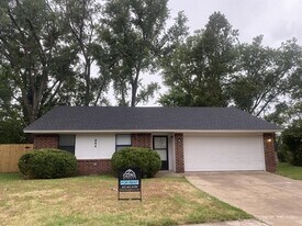 804 Hawks Nest Dr in Norman, OK - Building Photo