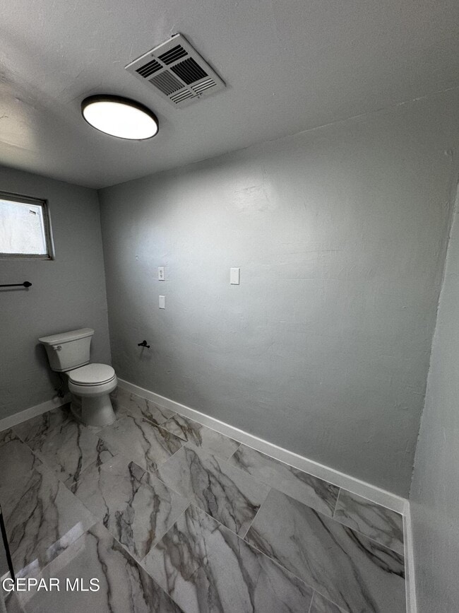 10277 N Loop Dr in Socorro, TX - Building Photo - Building Photo