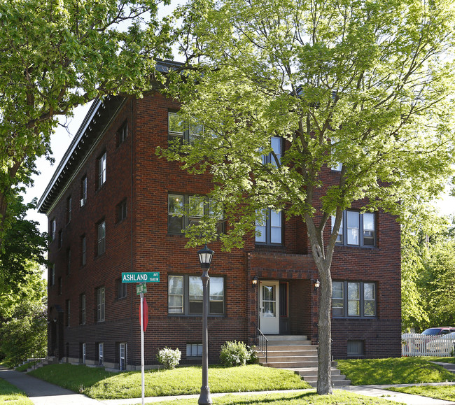 1577 Ashland Ave in St. Paul, MN - Building Photo - Building Photo