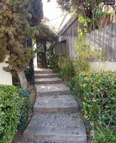 2080 Hornblend St in San Diego, CA - Building Photo