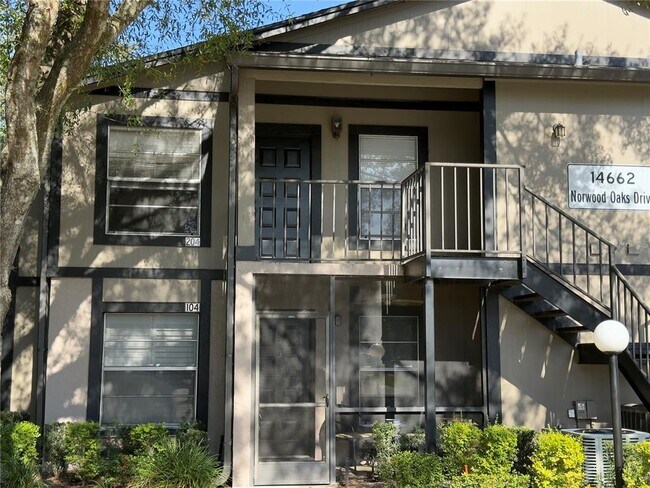 14662 Norwood Oaks Dr in Tampa, FL - Building Photo - Building Photo