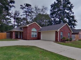 729 Forest Ln Dr in Conroe, TX - Building Photo