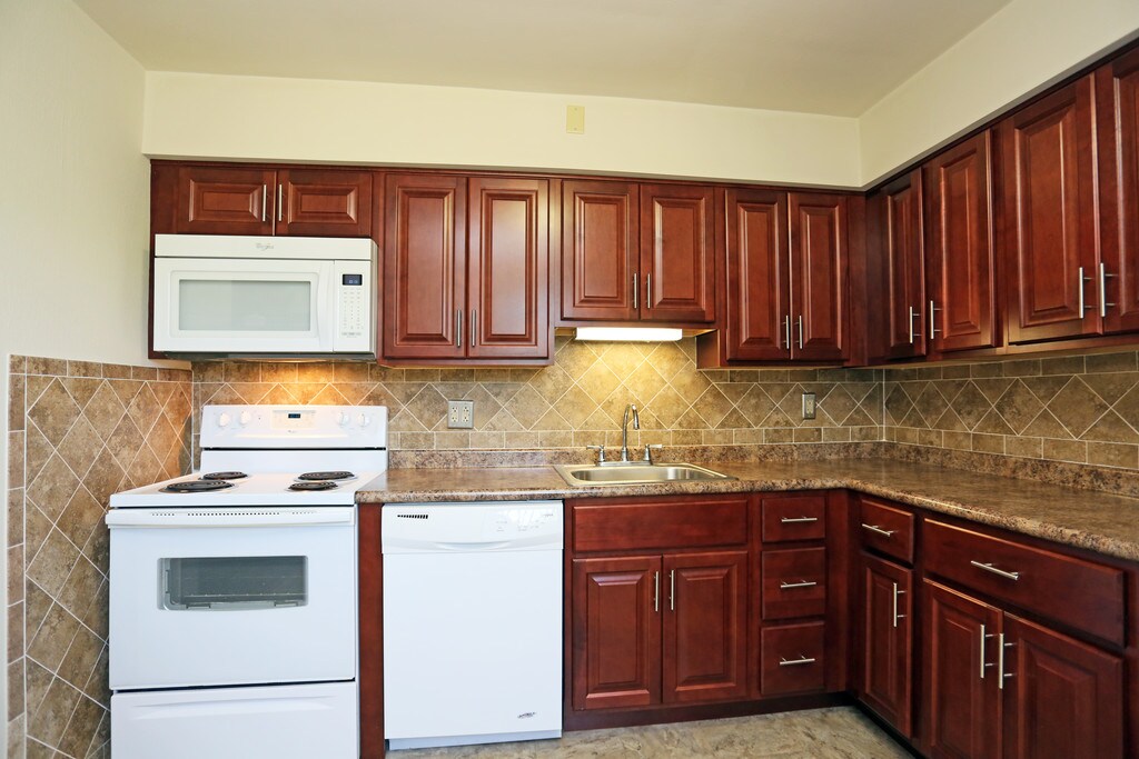 Covered Bridge Apartments Perkasie, PA Apartments