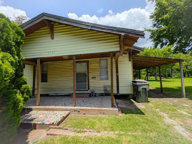 property at 2701 Thomas Blvd