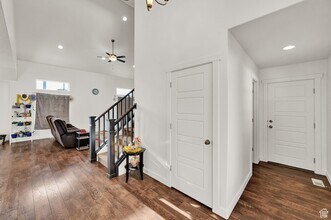 2513 N Fall Breeze Wy in Lehi, UT - Building Photo - Building Photo