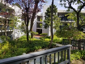 3602 W Estates Ln, Unit 312 in Rolling Hills Estates, CA - Building Photo - Building Photo