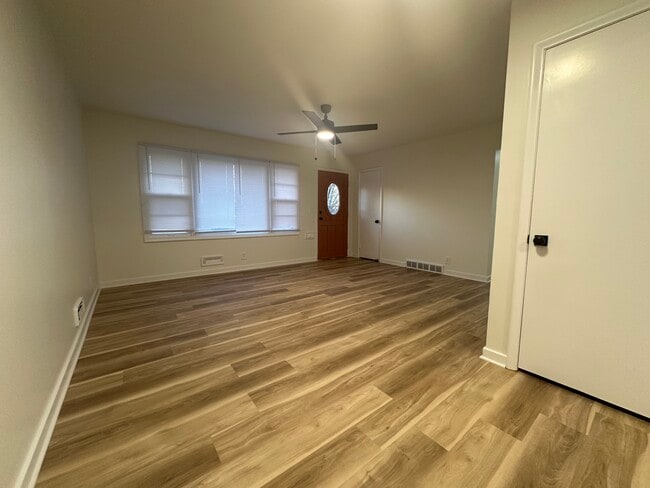 5317 N 45th St in Omaha, NE - Building Photo - Building Photo