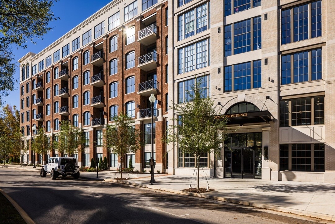 2020 Providence in Huntsville, AL - Foto de edificio
