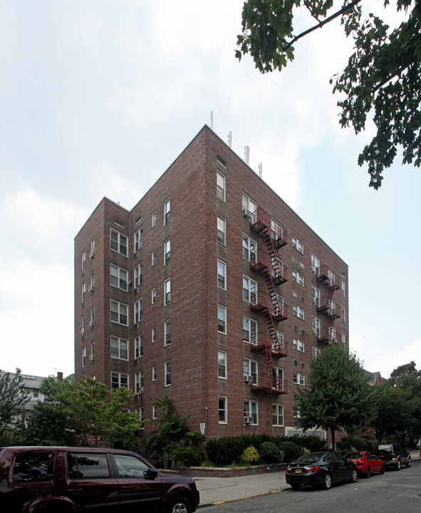 85-28 118th St in Kew Gardens, NY - Building Photo