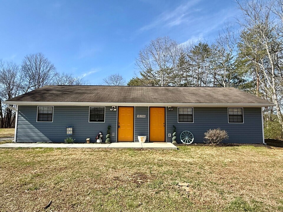 802 Old McGinley Dr in Maryville, TN - Building Photo