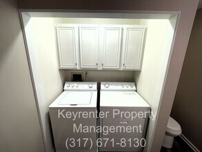 9115 Sea Oats Dr in Indianapolis, IN - Building Photo - Building Photo