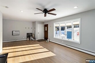 9 McKinley Pl in West Milford, NJ - Building Photo - Building Photo