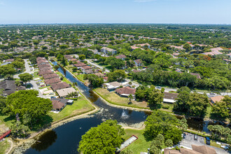 Festivita Village A Condos in Boynton Beach, FL - Building Photo - Building Photo