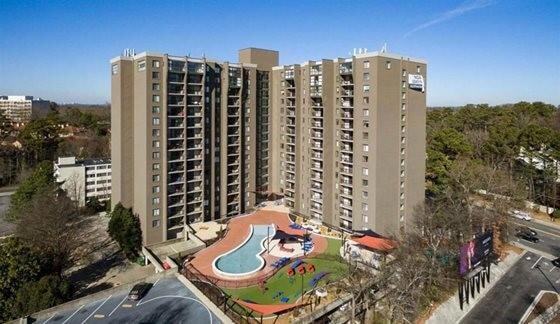 3833 Peachtree Rd, Unit 12 in Brookhaven, GA - Building Photo