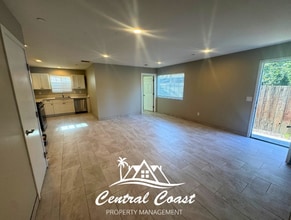 0 E Boone St in Santa Maria, CA - Foto de edificio - Building Photo