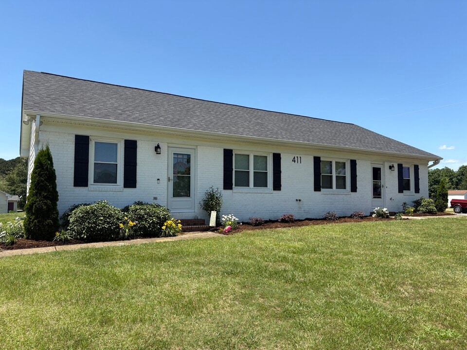 411 W Young St, Unit A in Rolesville, NC - Building Photo