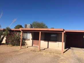 7501 E Poinciana Dr in Tucson, AZ - Building Photo - Building Photo