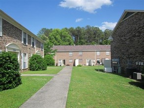 Vines at Williamsburg in Gadsden, AL - Foto de edificio - Building Photo