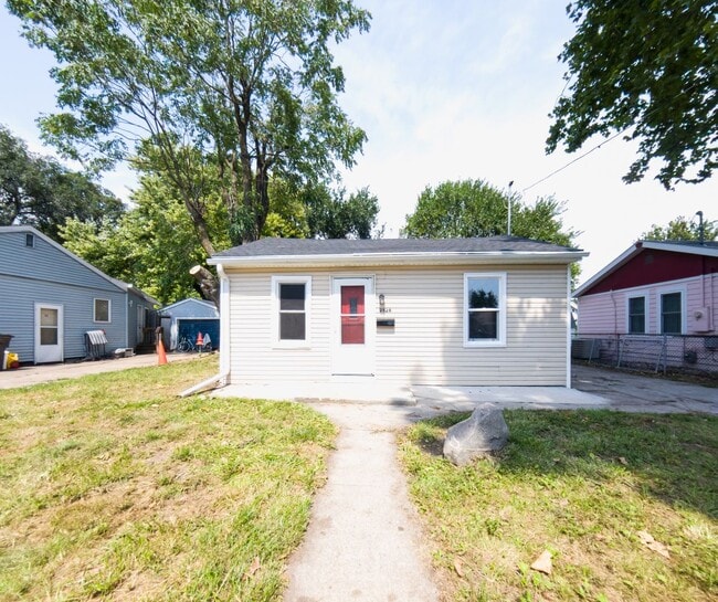 property at 2826 Lyon St